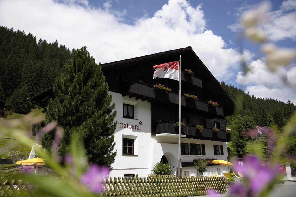 Familienhotel Mateera Gargellen / Montafon Esterno foto